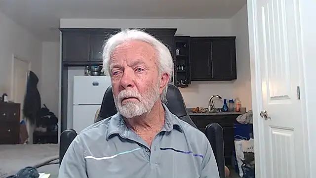 Snapshot of rockpoint69 chatting on November 12, 10:48 am rockpoint69 online show from November 12, 10:48 am