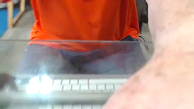 Snapshot of rockpoint69 chatting on November 29, 10:02 pm rockpoint69 online show from November 29, 10:02 pm