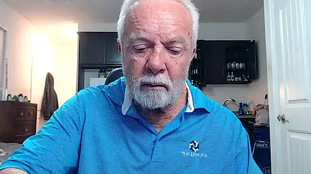 Snapshot of rockpoint69 chatting on February 8, 9:02 am rockpoint69 online show from February 8, 9:02 am