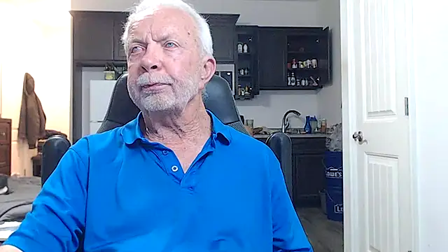 Snapshot of rockpoint69 chatting on February 22, 1:51 am rockpoint69 online show from February 22, 1:51 am