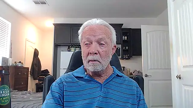 Snapshot of rockpoint69 chatting on March 1, 9:06 pm rockpoint69 online show from March 1, 9:06 pm