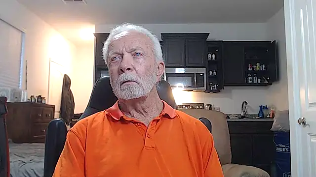 Snapshot of rockpoint69 chatting on March 6, 12:18 am rockpoint69 online show from March 6, 12:18 am