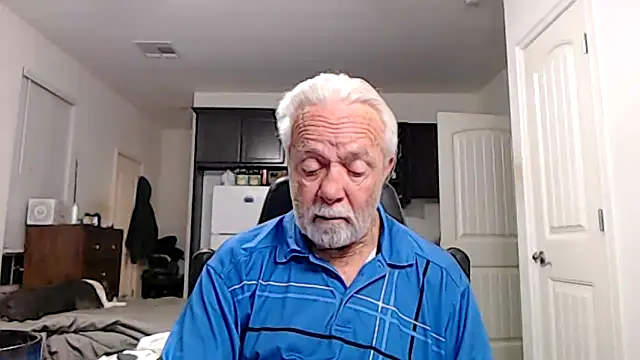 Snapshot of rockpoint69 chatting on March 21, 8:52 am rockpoint69 online show from March 21, 8:52 am