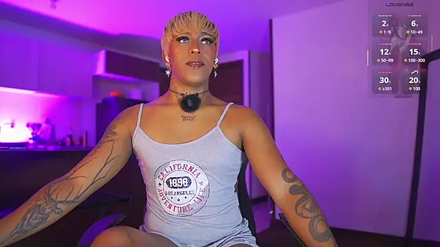 Snapshot of AmberRaus chatting on November 16, 3:56 am AmberRaus online show from November 16, 3:56 am