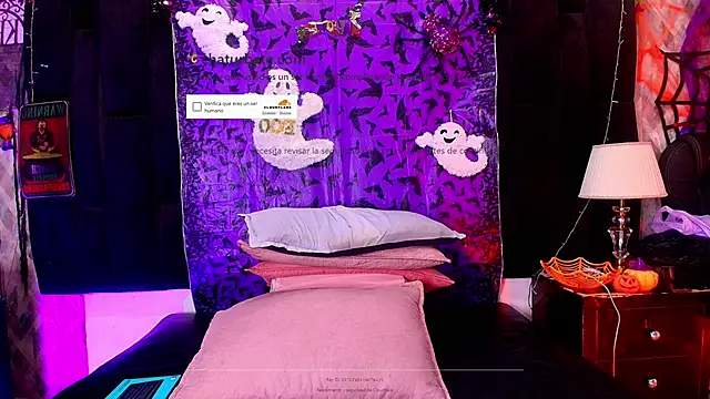 Snapshot of shelsyloreds chatting on October 31, 11:55 am shelsyloreds online show from October 31, 11:55 am