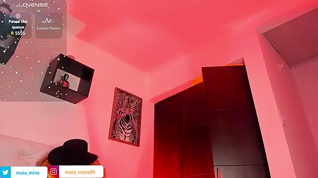 Snapshot of Sharon_smiith chatting on October 4, 12:19 am Sharon smiith online show from October 4, 12:19 am