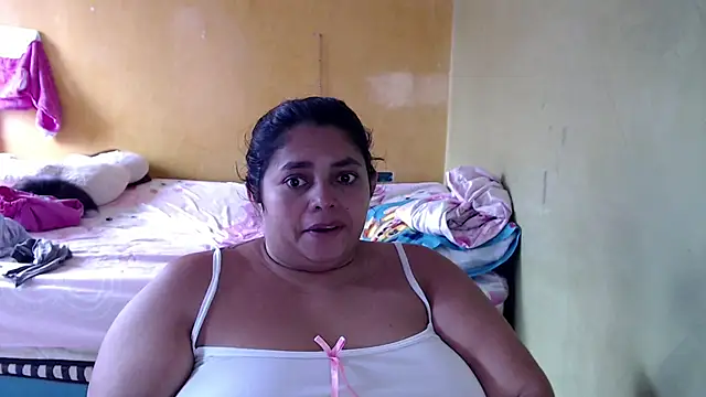 yulieth bbw online show from May 17, 12:23 pm