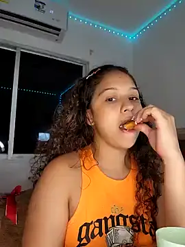 Snapshot of Shara_dreams chatting on January 9, 2:01 am Shara dreams online show from January 9, 2:01 am