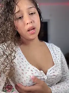 Snapshot of Shara_dreams chatting on March 15, 11:39 pm Shara dreams online show from March 15, 11:39 pm