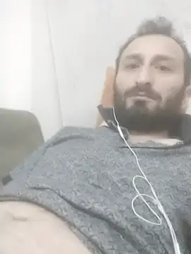 Snapshot of Yaramaz331 chatting on March 13, 1:54 am Yaramaz331 online show from March 13, 1:54 am