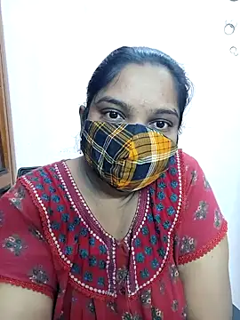 Snapshot of lovely-latha chatting on January 4, 4:55 am lovely-latha online show from January 4, 4:55 am