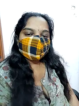 Snapshot of lovely-latha chatting on January 7, 5:22 am lovely-latha online show from January 7, 5:22 am
