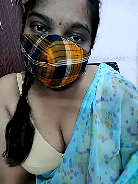 Snapshot of lovely-latha chatting on January 8, 4:12 am lovely-latha online show from January 8, 4:12 am