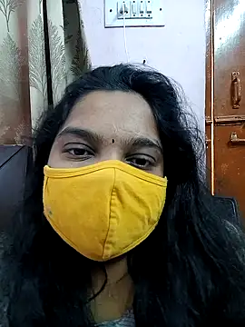 Snapshot of lovely-latha chatting on February 6, 9:00 am lovely-latha online show from February 6, 9:00 am