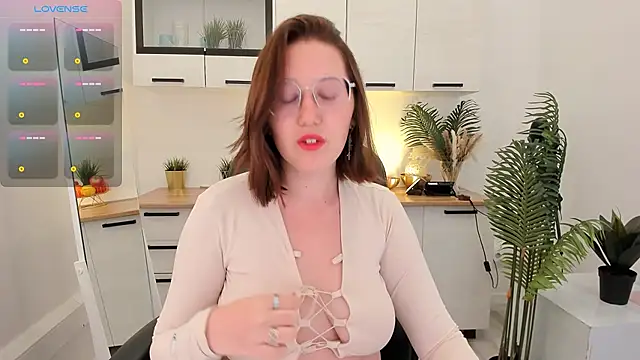 Charmy Gracy online show from April 29, 11:36 am