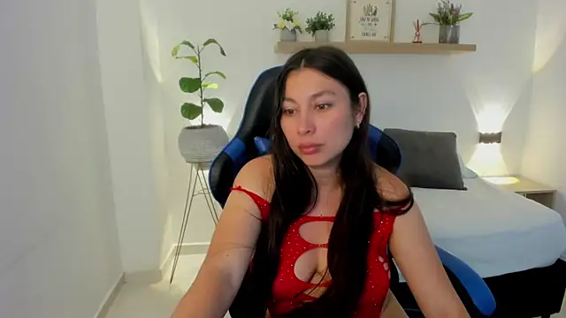 bella 99  online show from May 11, 2:45 pm