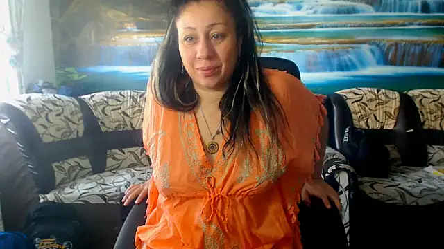 Snapshot of MoistMady chatting on September 28, 6:52 am MoistMady online show from September 28, 6:52 am