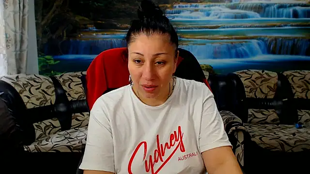 MoistMady online show from March 31, 5:30 am