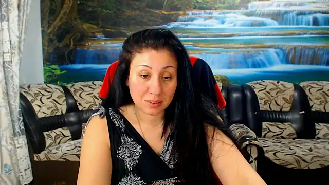 MoistMady online show from April 8, 6:08 pm