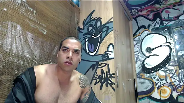 Snapshot of Justin_Frank chatting on April 15, 11:17 am Justin Frank online show from April 15, 11:17 am