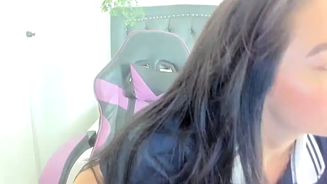 Snapshot of sahara1802 chatting on February 18, 4:52 am sahara1802 online show from February 18, 4:52 am