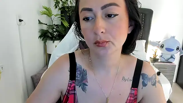 Snapshot of sahara1802 chatting on March 29, 7:08 am sahara1802 online show from March 29, 7:08 am