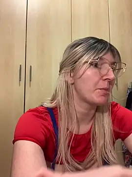 Snapshot of vanda26hot chatting on December 15, 6:23 pm vanda26hot online show from December 15, 6:23 pm