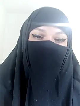 evelyn  salah online show from October 14, 4:08 pm