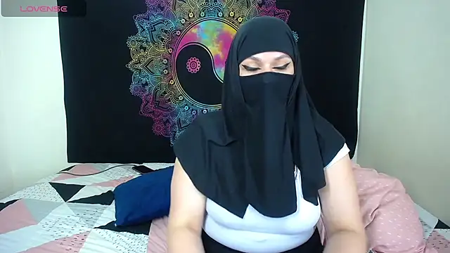 evelyn  salah online show from October 26, 12:49 am