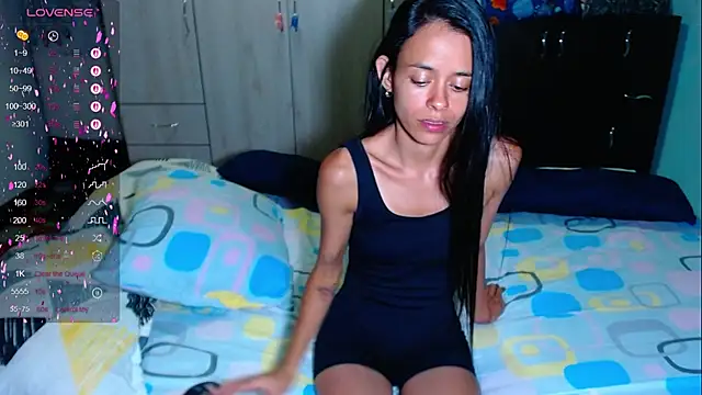 Mia sexy18  online show from February 12, 1:33 am