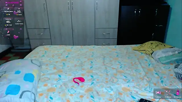 Mia sexy18  online show from July 10, 12:41 pm
