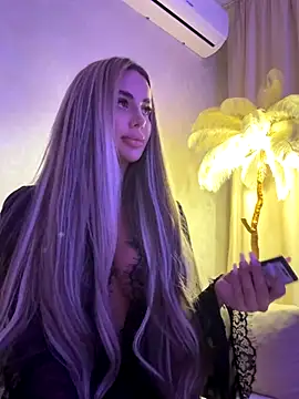 Snapshot of AshleySinn chatting on October 7, 8:28 pm AshleySinn online show from October 7, 8:28 pm