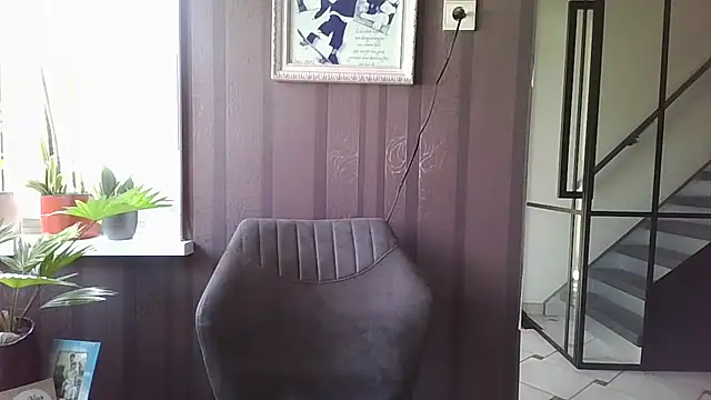 LiquidLeonie online show from March 17, 1:58 pm