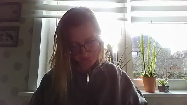 LiquidLeonie online show from March 20, 7:46 am