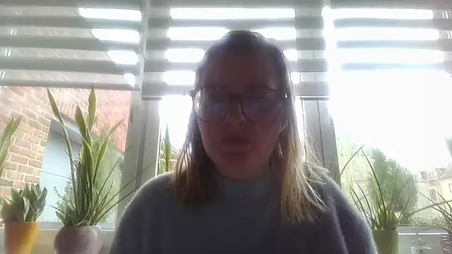 LiquidLeonie online show from March 27, 3:23 pm