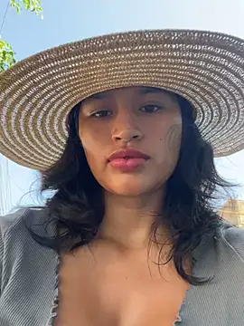 sexi noemi online show from February 24, 2:15 pm