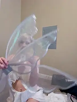 Snapshot of AmethystFoxx chatting on October 6, 8:17 pm AmethystFoxx online show from October 6, 8:17 pm