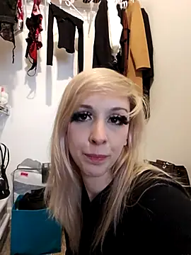 AmethystFoxx online show from January 13, 6:13 pm