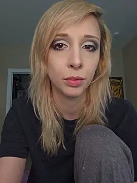 AmethystFoxx online show from May 15, 5:20 pm