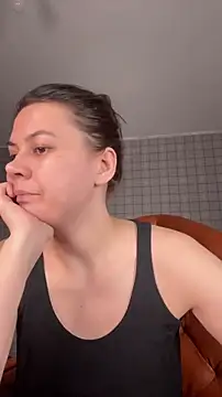 NinaVI online show from November 16, 7:08 pm