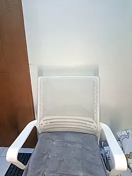 Snapshot of Sweet_asian_kylie chatting on February 14, 7:27 am Sweet asian kylie online show from February 14, 7:27 am