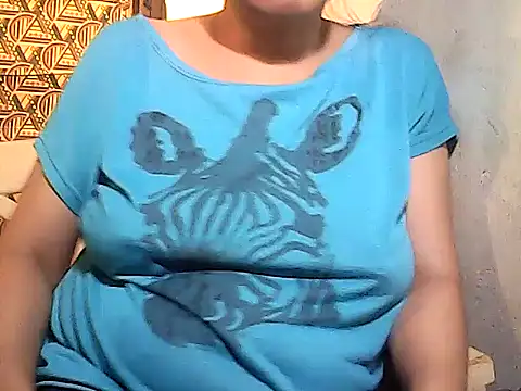 sweetsosie18 online show from December 19, 5:42 pm