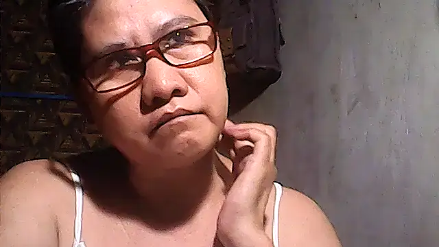 sweetsosie18 online show from May 2, 3:39 pm