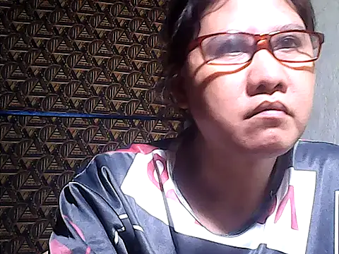 sweetsosie18 online show from May 6, 5:03 am