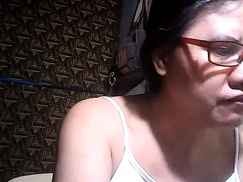 sweetsosie18 online show from May 6, 5:29 pm