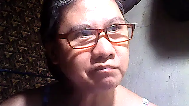 sweetsosie18 online show from May 11, 8:28 pm