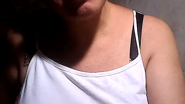 sweetsosie18 online show from May 13, 3:59 am