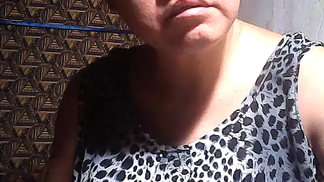 sweetsosie18 online show from May 14, 9:43 pm