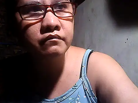 sweetsosie18 online show from May 16, 2:30 am