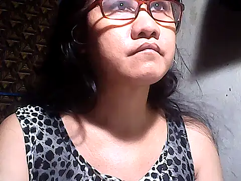 Snapshot of sweetsosie18 chatting on June 7, 10:19 am sweetsosie18 online show from June 7, 10:19 am